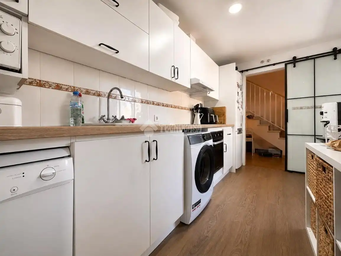 Cocina de Casa adosada en venta en Alcalá de Henares con Aire acondicionado, Calefacción y Parquet