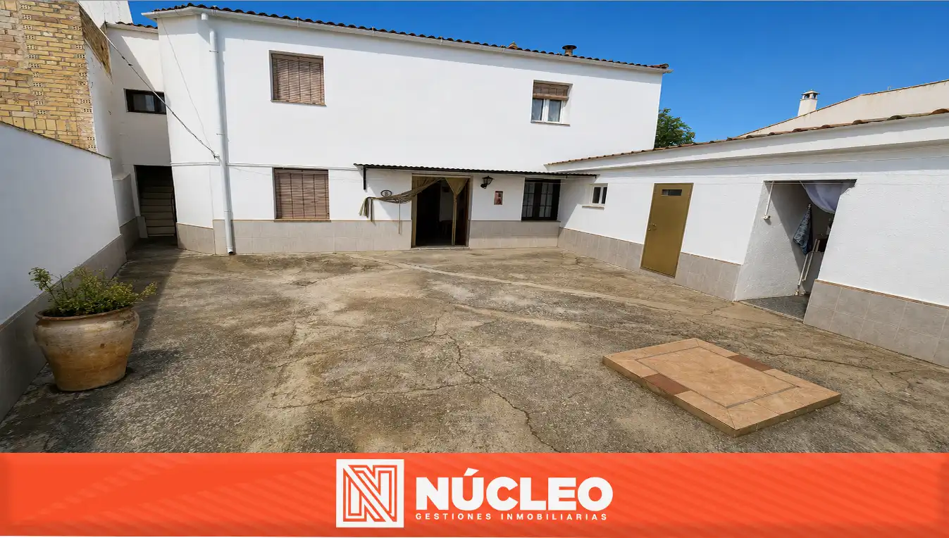 Vista exterior de Casa o chalet en venta en Campillos con Jardín privado, Terraza y Amueblado