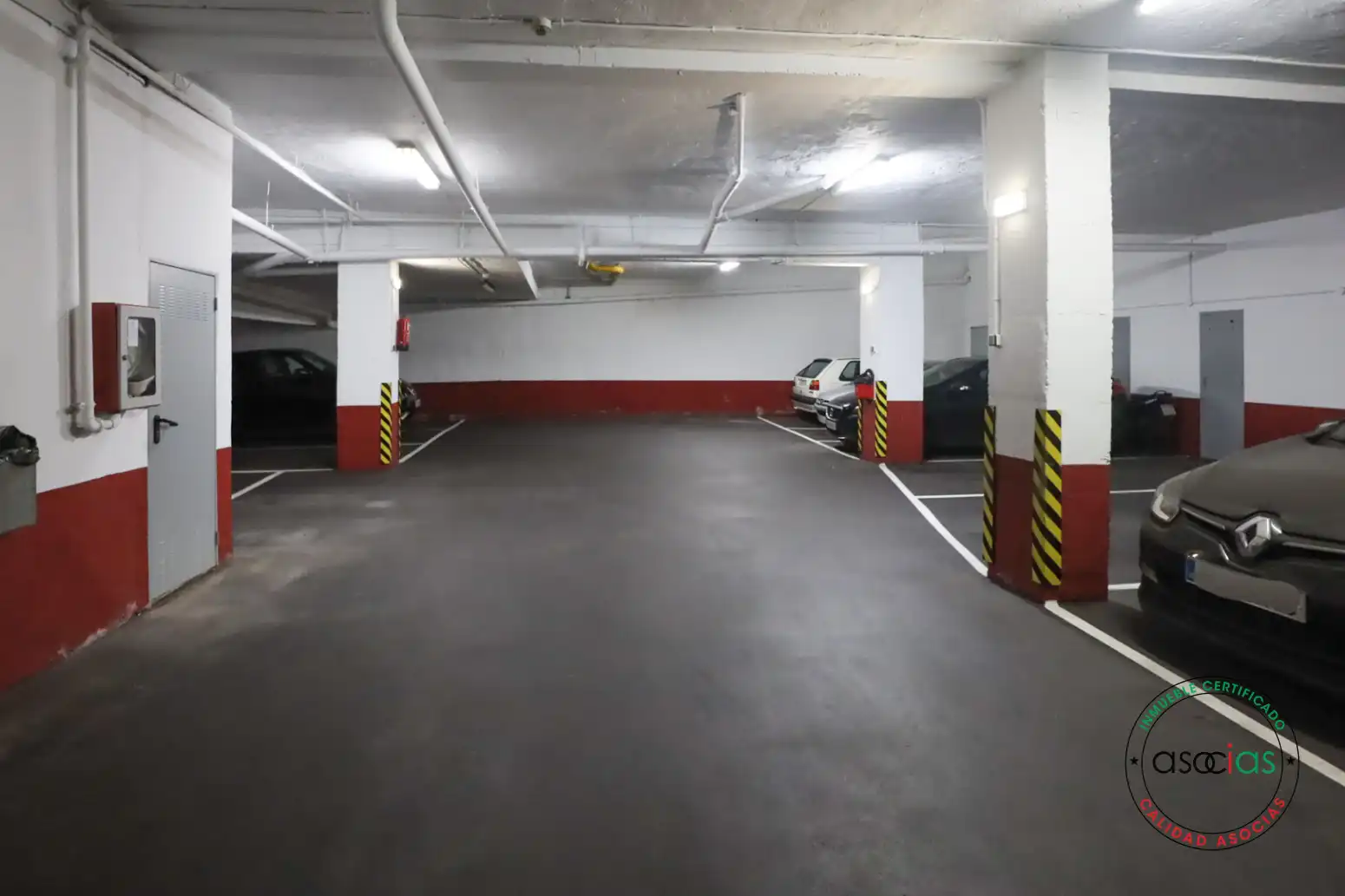 Parking de Piso en venta en Oviedo  con Calefacción, Parquet y Terraza