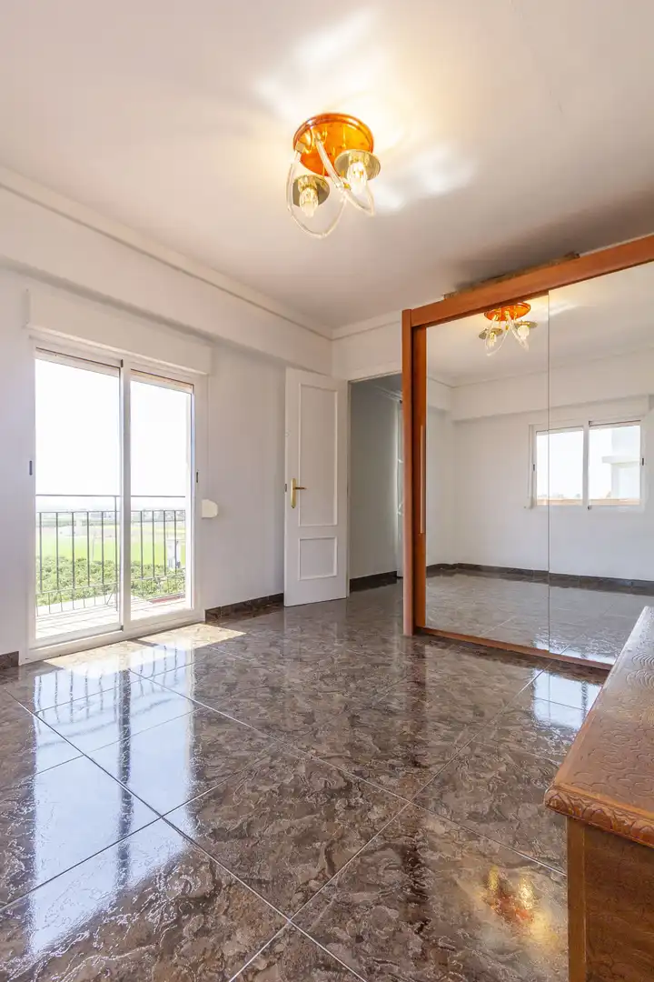 Piso en venta en Valencia con Balcón