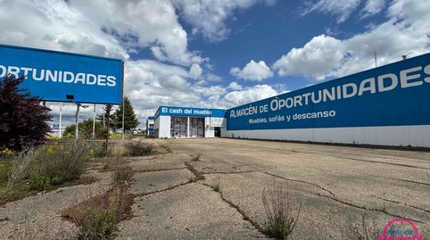 Foto 4 von Fabrikhallen zur Miete in Industrial de Onzonilla, Onzonilla, León