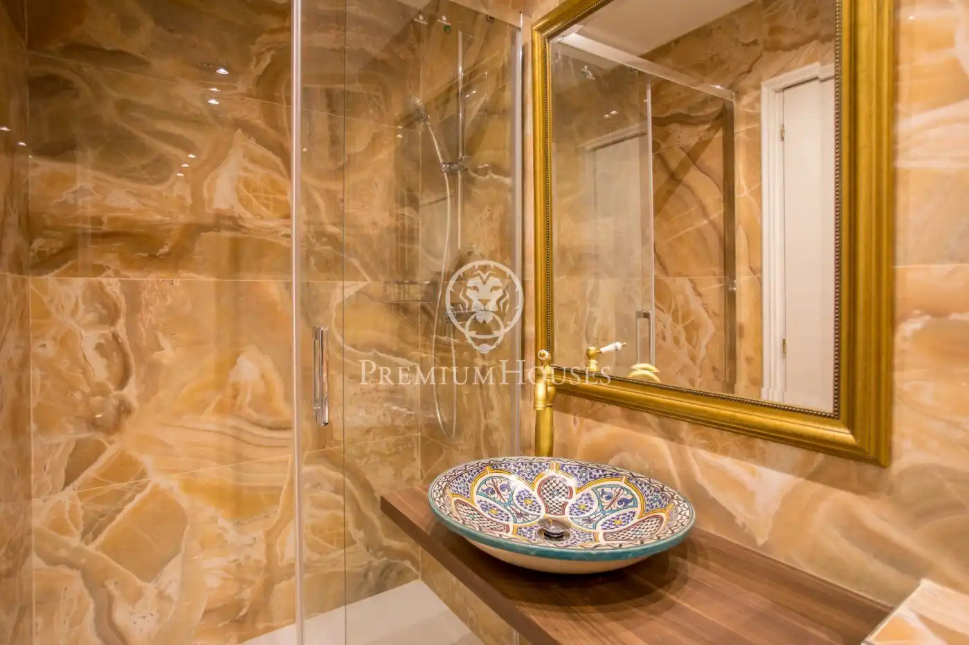 Bathroom of Country homes for sale in Canet de Mar  with Air Conditioner, Heating and Private garden