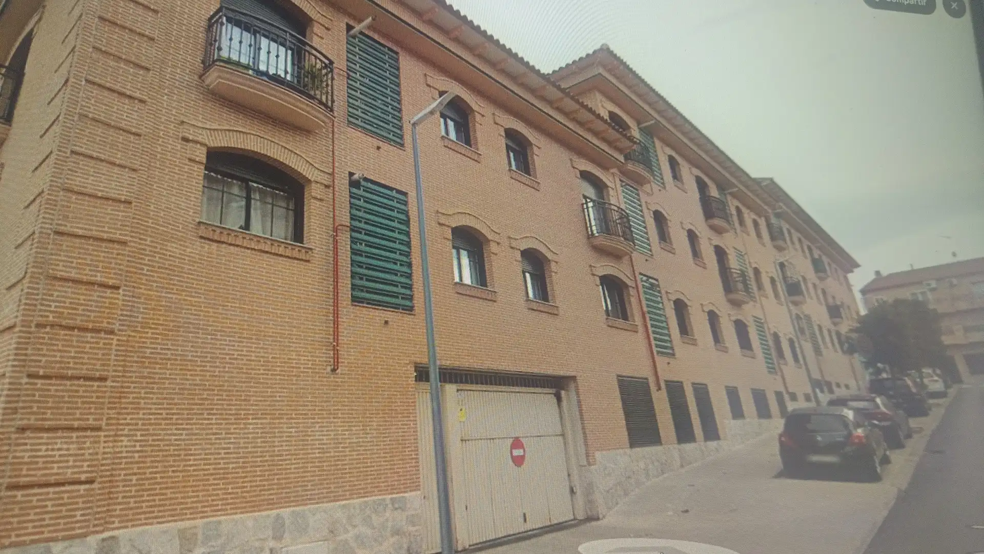 Außenansicht von Wohnung zum Verkauf in Bargas mit Klimaanlage, Terrasse und Möbliert