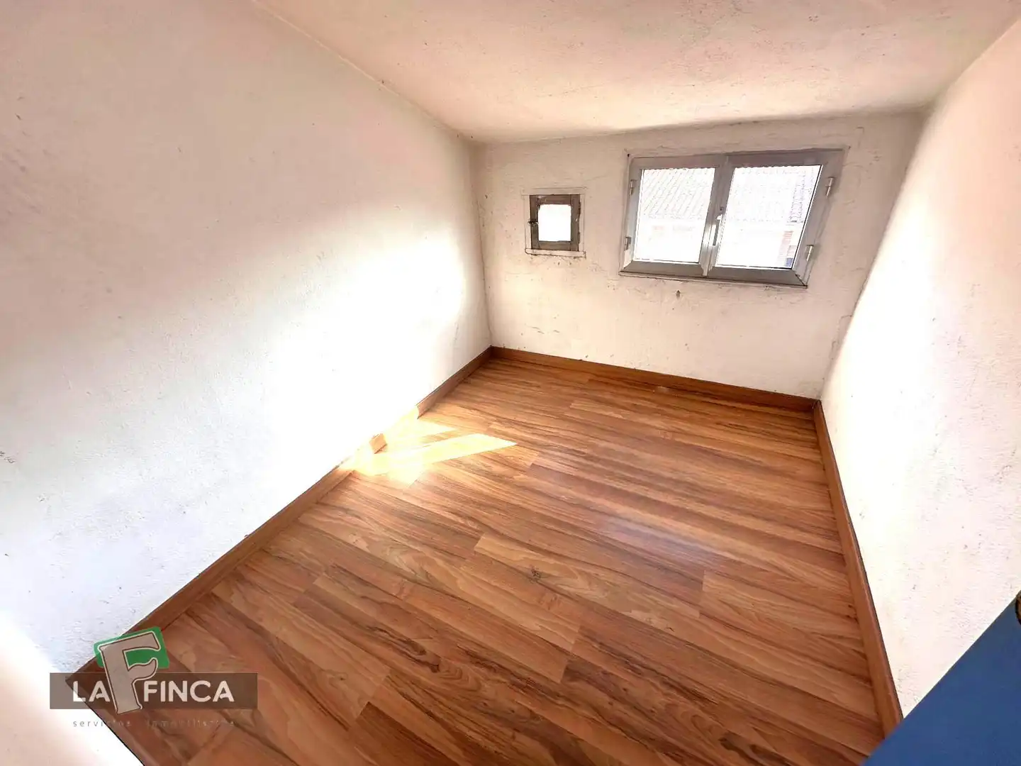 Schlafzimmer von Lagerraum zum Verkauf in Oviedo 