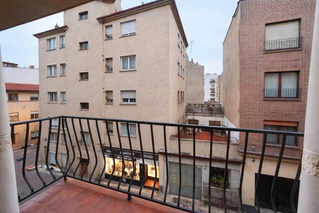 Piso en Venta en Calle de Bolivia en Barrio de Delicias