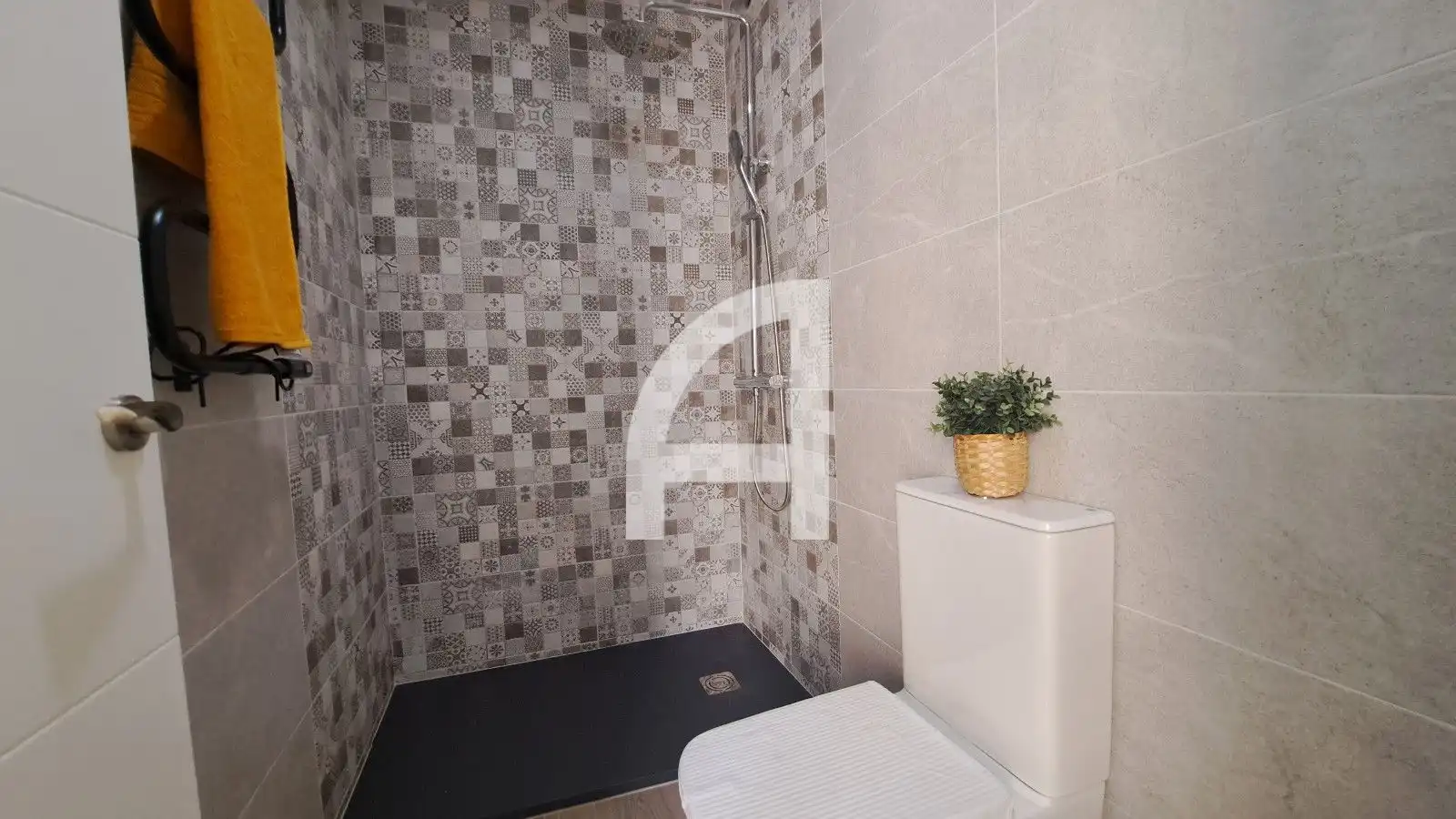 Baño de Piso en venta en Terrassa con Calefacción y Terraza