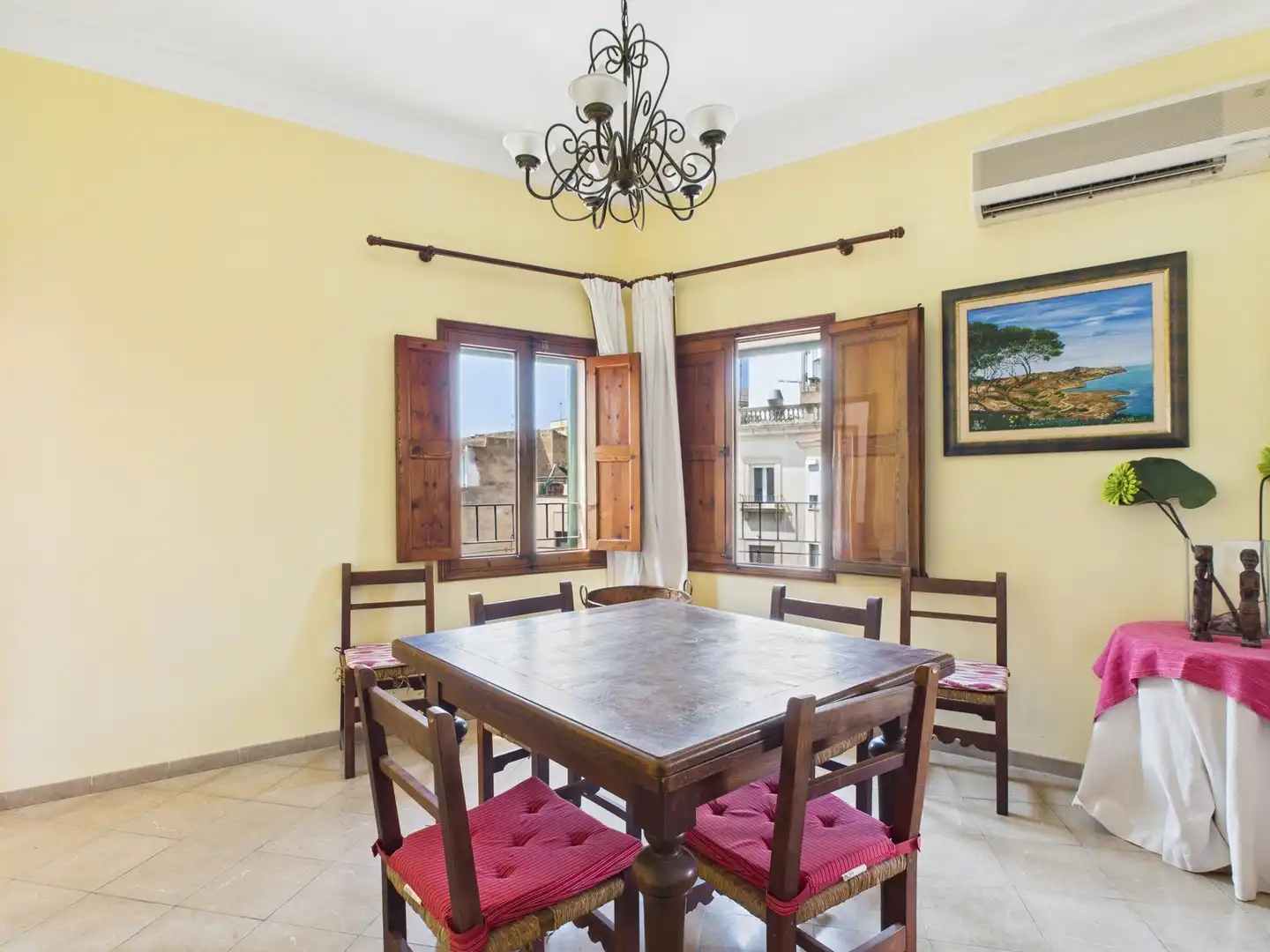 Piso de alquiler en Cort