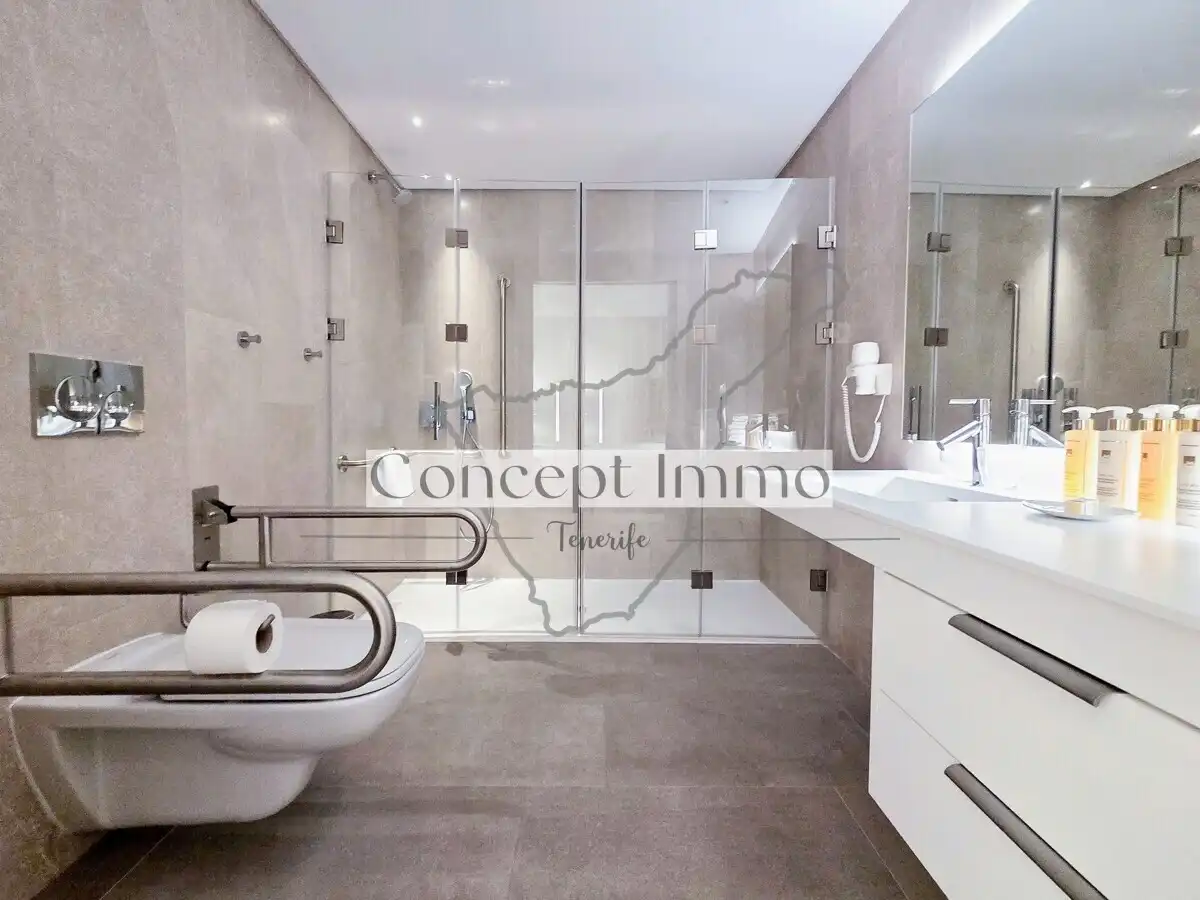 Baño de Planta baja en venta en Guía de Isora con Aire acondicionado, Jardín privado y Terraza
