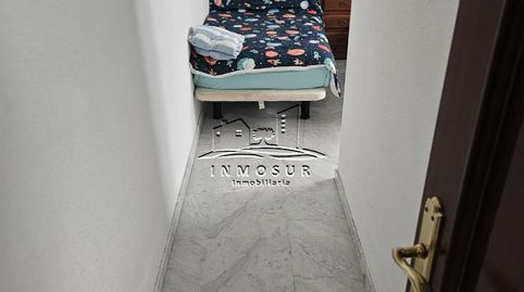 Piso en zona calle El Peso. Cuenta con recibidor, salóncomedor, cocina amueblada, cuarto de baño, dos dormitorios, trastero y park, imatge 4