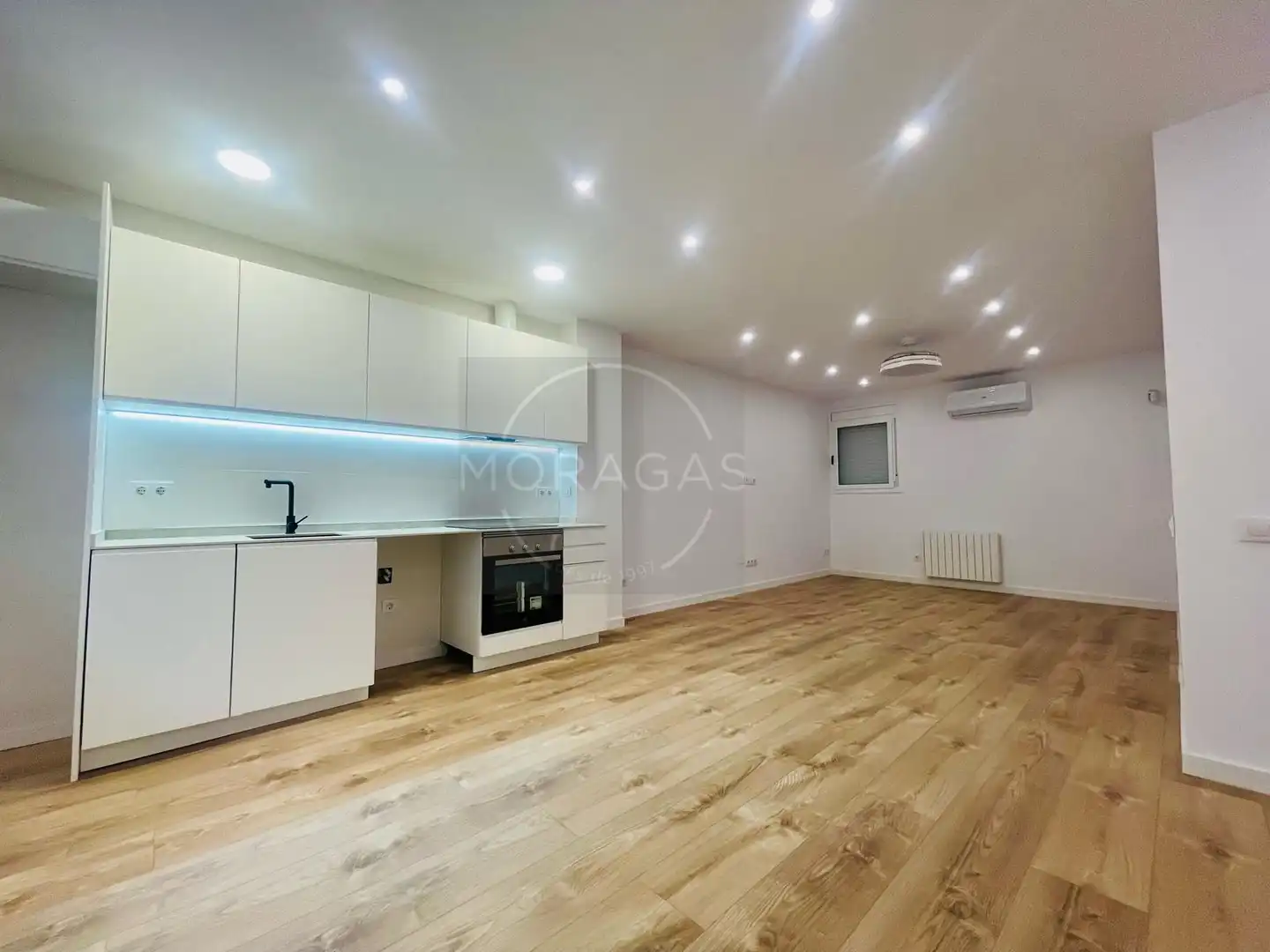 Cocina de Estudio en venta en Granollers con Aire acondicionado, Calefacción y Horno