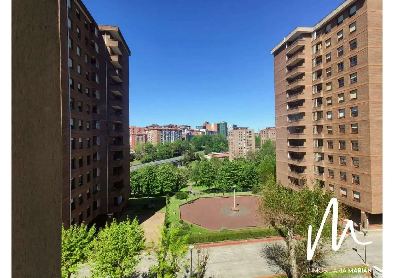 Außenansicht von Wohnung zum Verkauf in Bilbao  mit Heizung und Terrasse