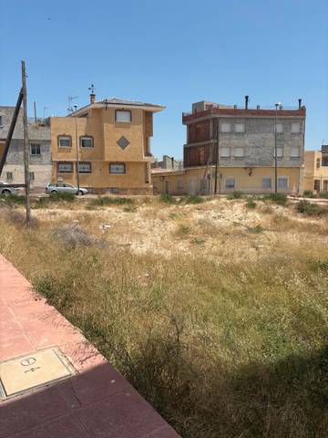 Terreno residencial en Venta en Calle Calderón de la Barca en Santa Catalina - San Bartolomé