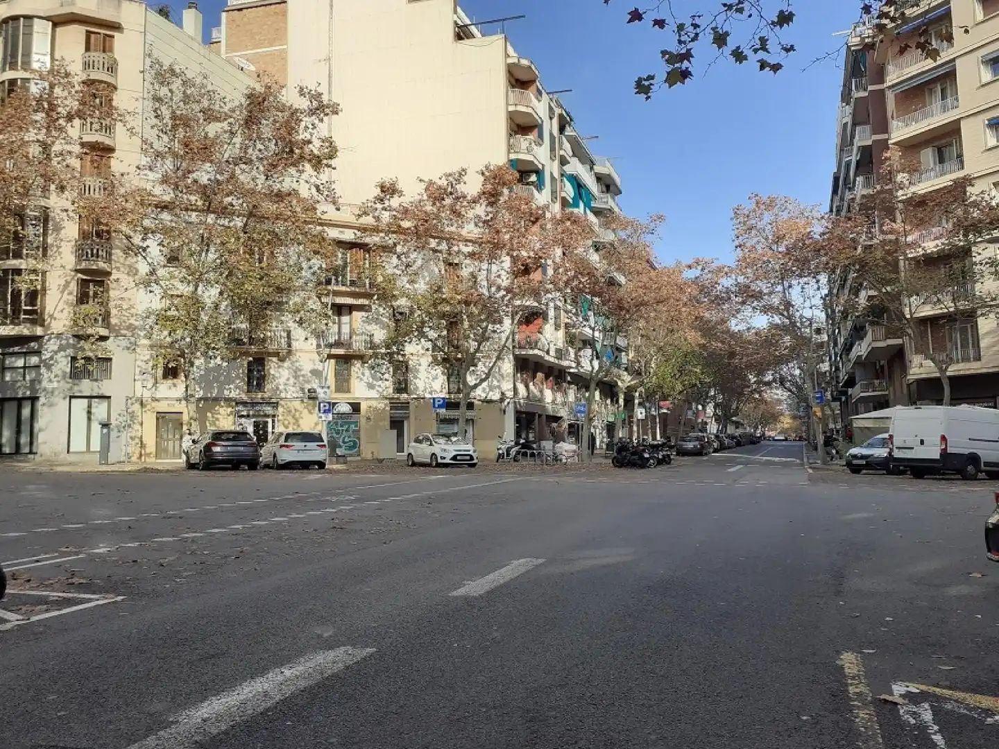 Vista exterior de Garatge en venda en Gràcia