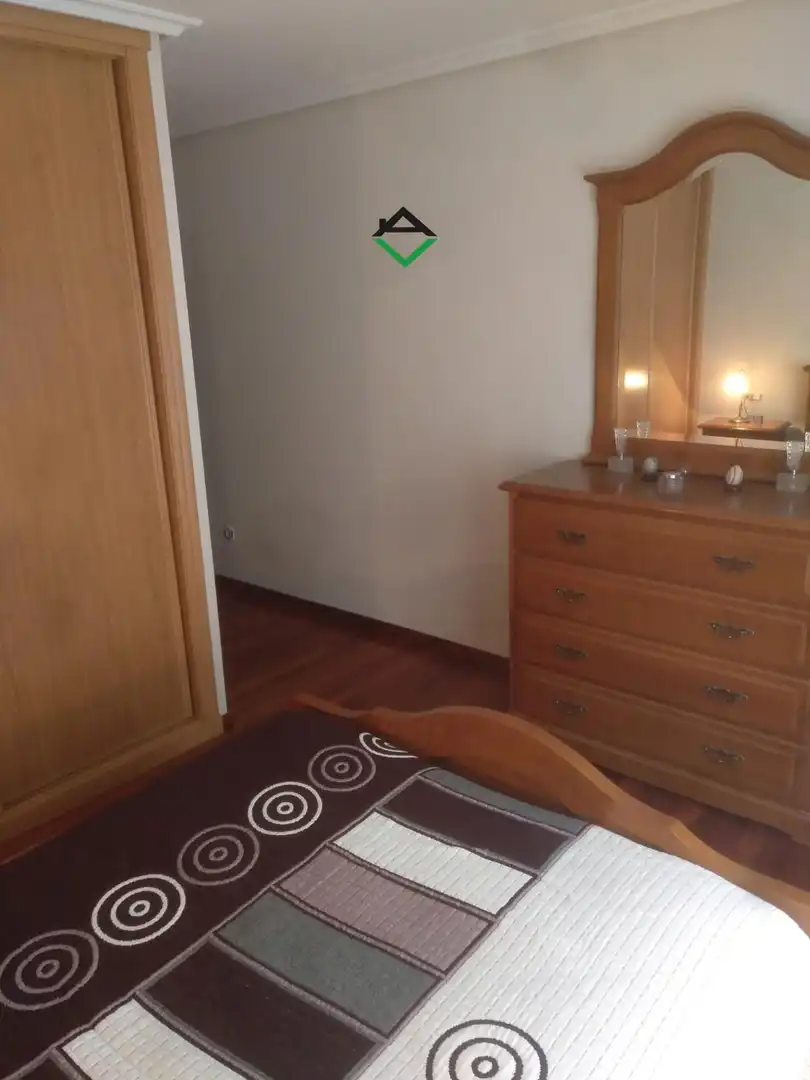 Habitación de Piso en venta en Cangas  con Calefacción y Trastero