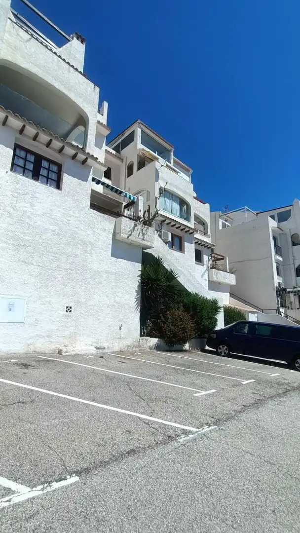 Vista exterior de Apartament en venda en Santa Pola amb Aire condicionat i Moblat