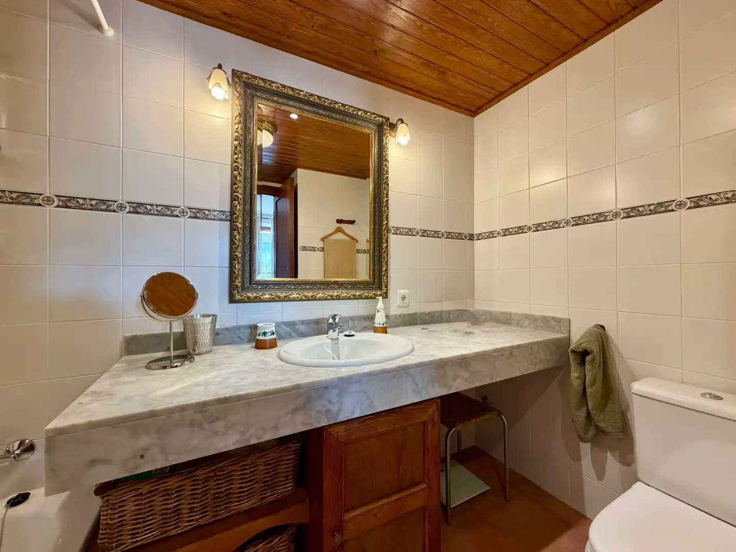 Baño de Piso en venta en Naut Aran con Calefacción, Parquet y Terraza