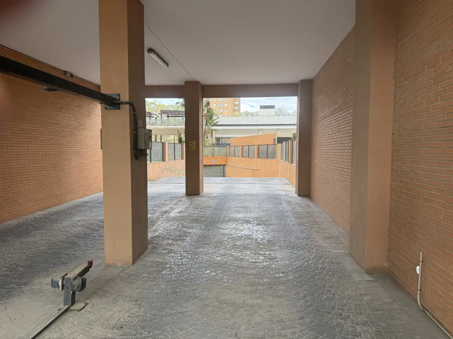 Aparcament de Pis en venda en Torrent amb Aire condicionat, Calefacció i Jardí privat