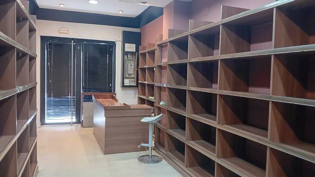 Local comercial en Alquiler en MARAGALL en El Congrés i els Indians