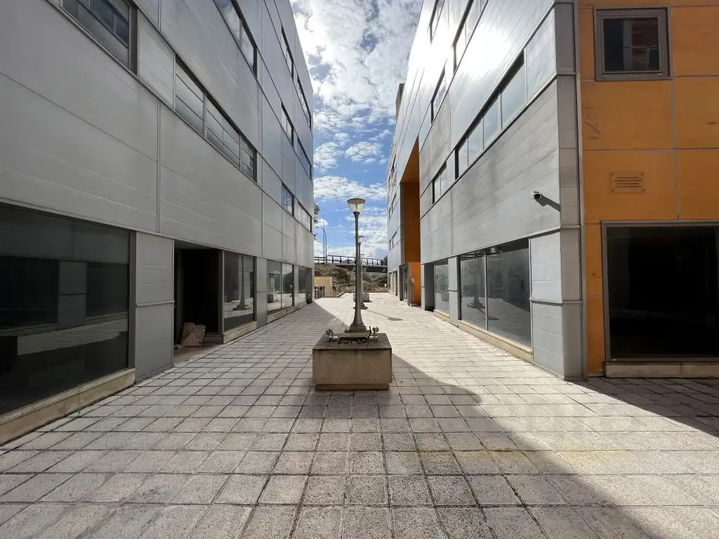 Vista exterior de Oficina en venda en Guadalajara