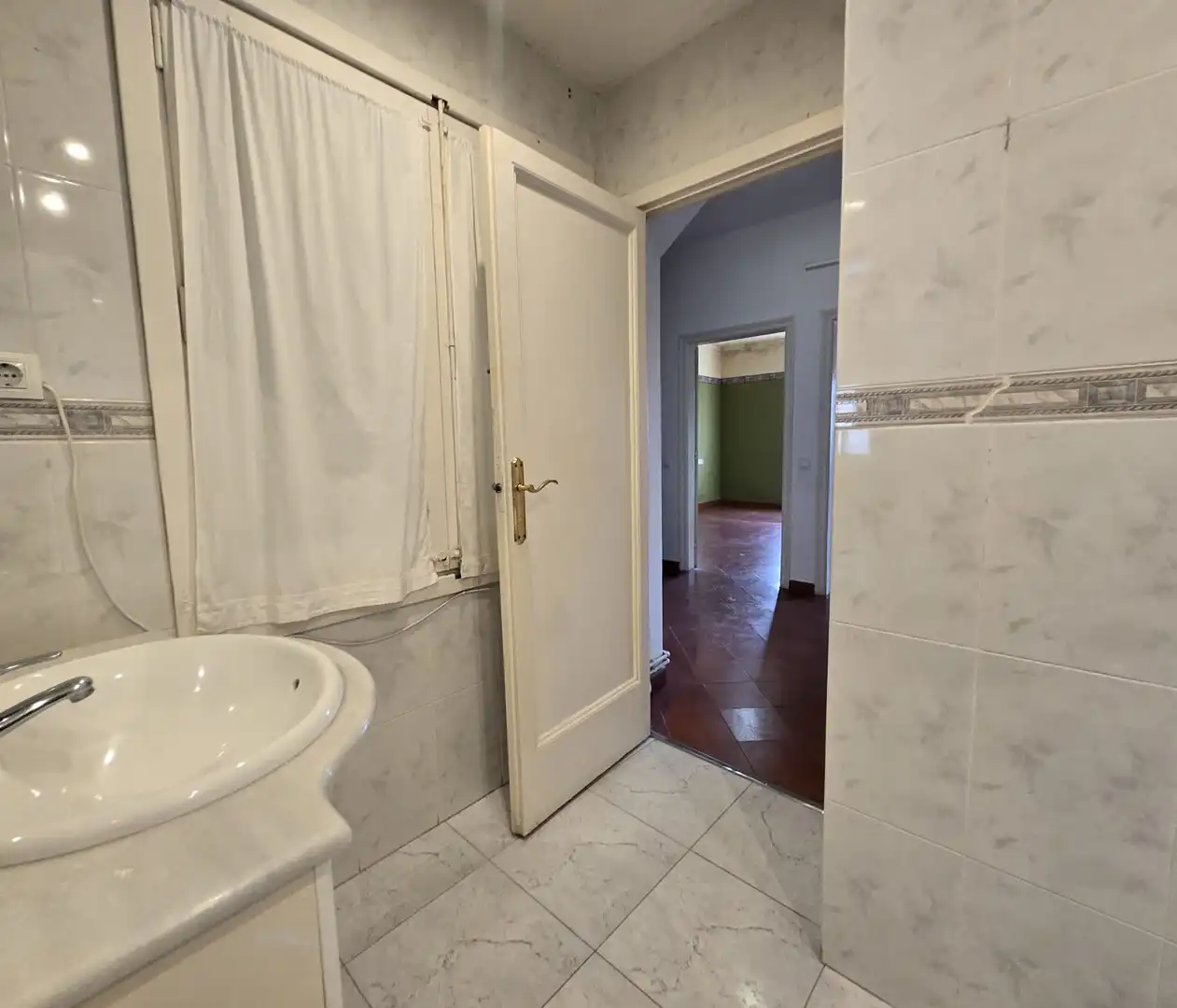 Bathroom of Attic for sale in Barcelona  with Air Conditioner, Terrace and Alarm