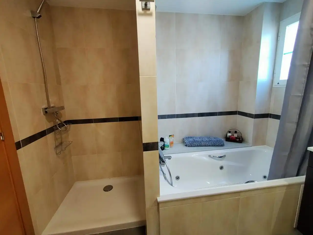 Baño de Casa o chalet en venta en Oliva con Aire acondicionado, Jardín privado y Terraza