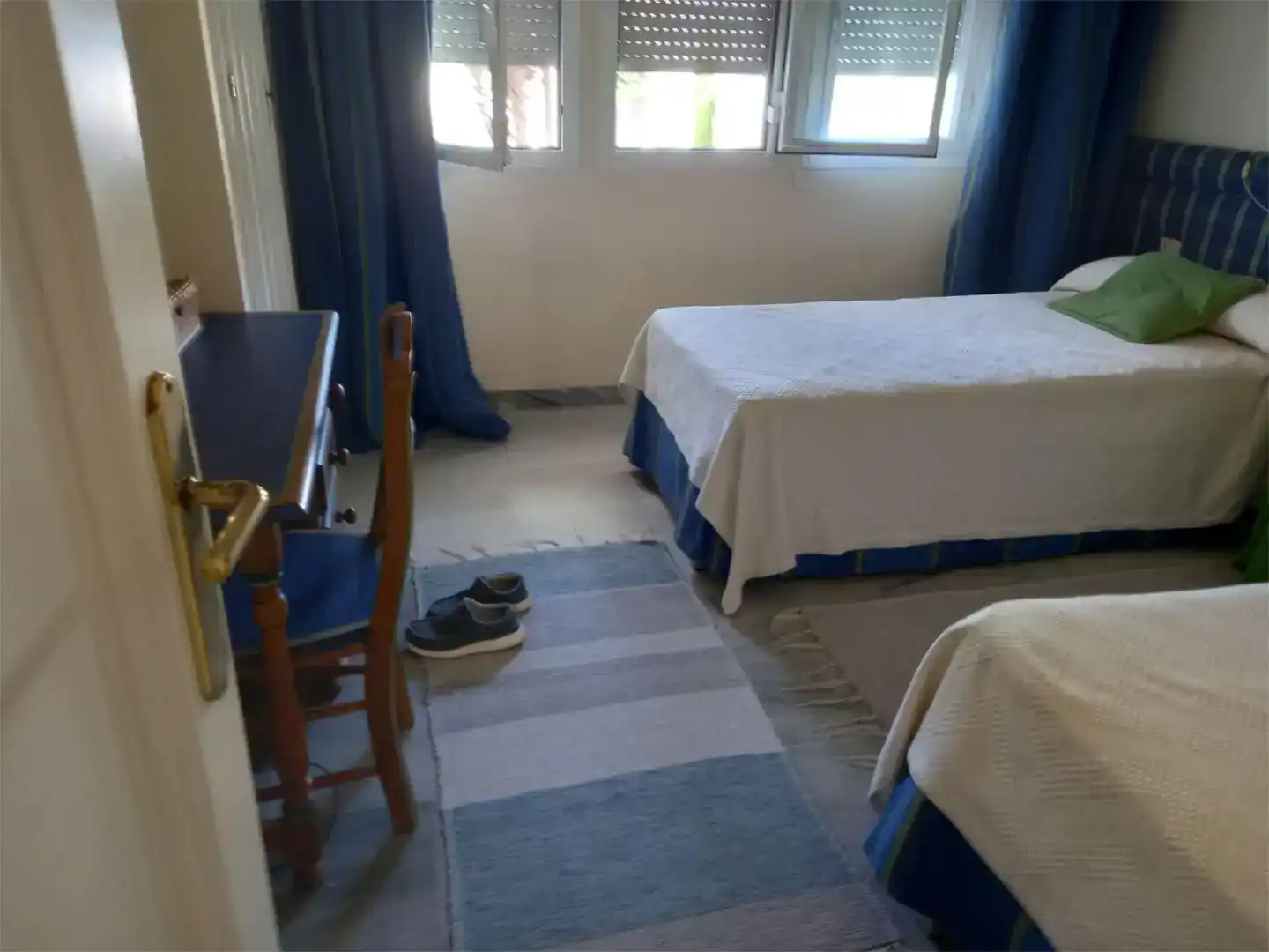 Dormitori de Pis en venda en Estepona amb Aire condicionat, Jardí privat i Piscina