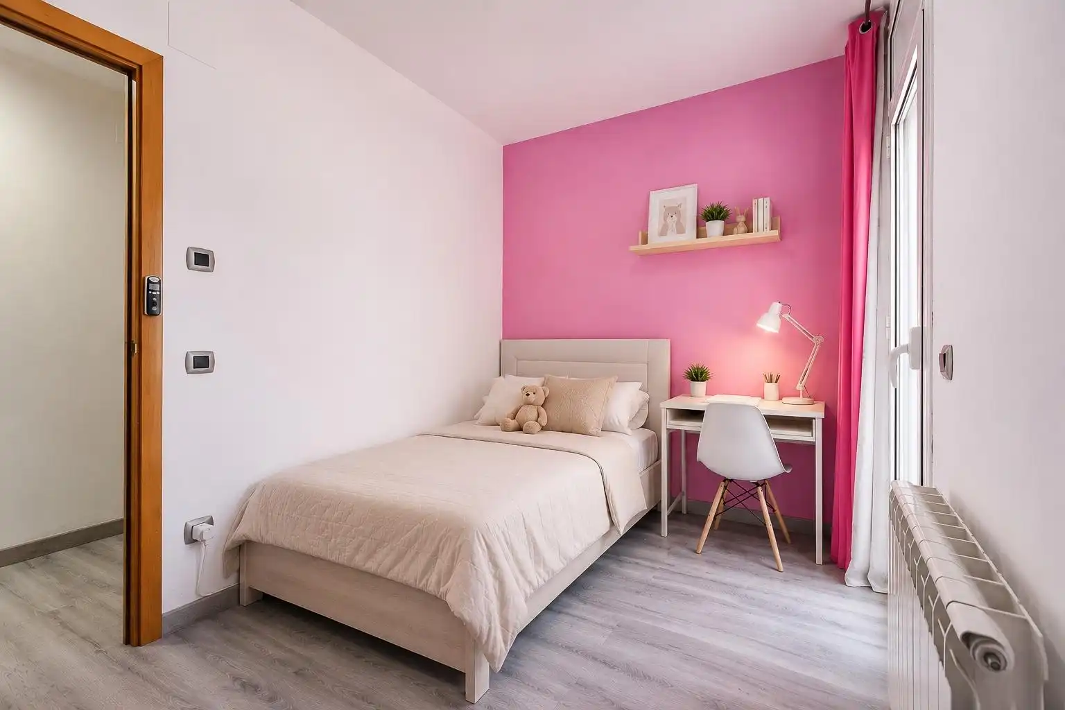 Schlafzimmer von Dachboden zum Verkauf in El Vendrell mit Heizung, Parkett und Terrasse