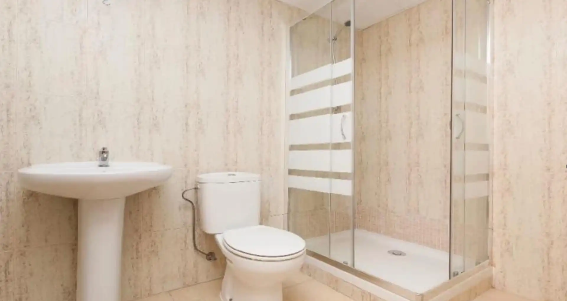 Badezimmer von Wohnungen zum Verkauf in Ripollet mit Balkon