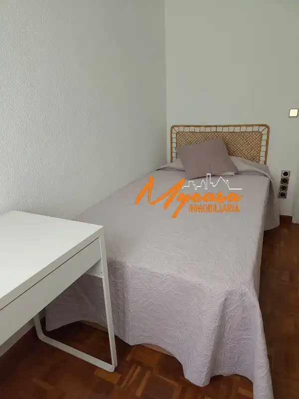 Bedroom of Flat for rent in Alcorcón  with Air Conditioner, Heating and Balcony