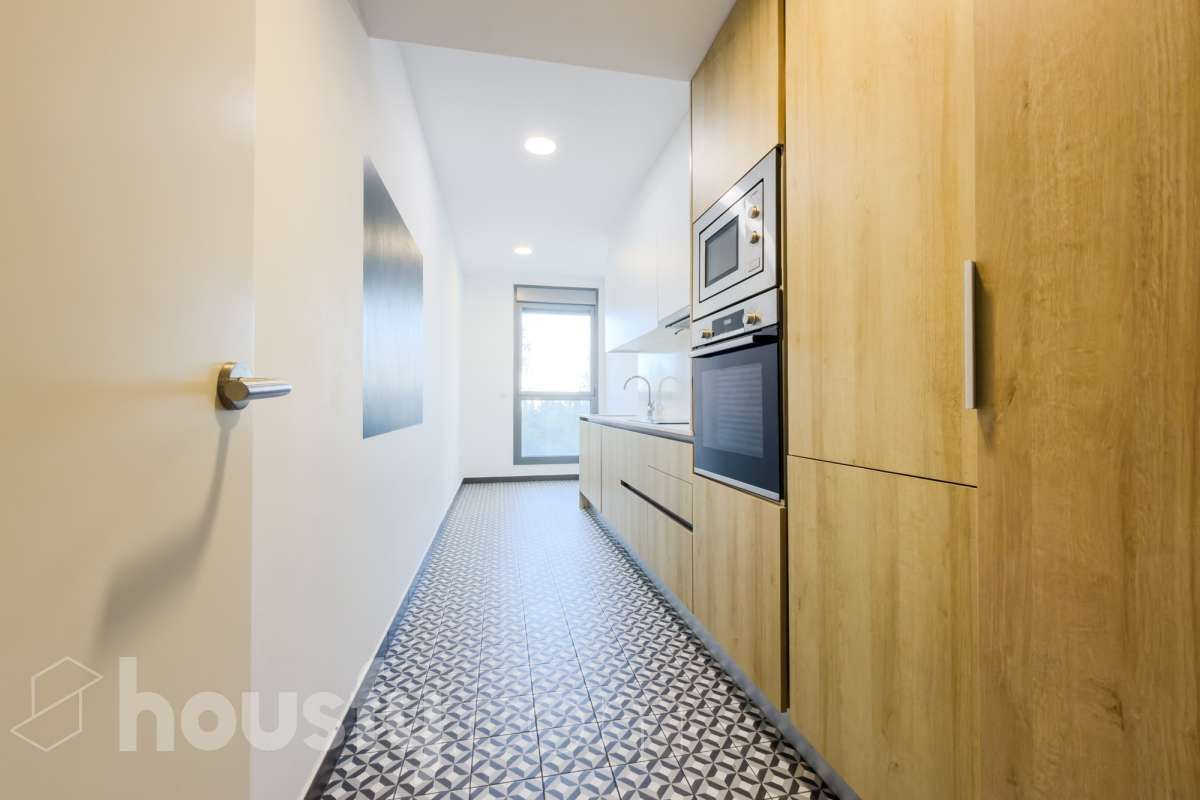 Kitchen of Flat for sale in L'Hospitalet de Llobregat  with Air Conditioner, Storage room and Balcony