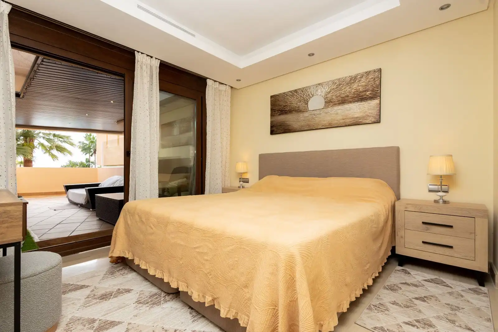 Habitación de Apartamento en venta en Estepona con Aire acondicionado, Terraza y Amueblado