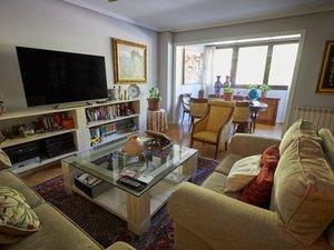 Living room of Flat for sale in Las Rozas de Madrid  with Air Conditioner, Heating and Parquet flooring