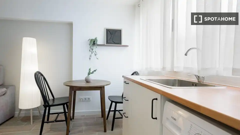 Küche von Wohnung zur Miete in Valencia mit Klimaanlage, Heizung und Möbliert