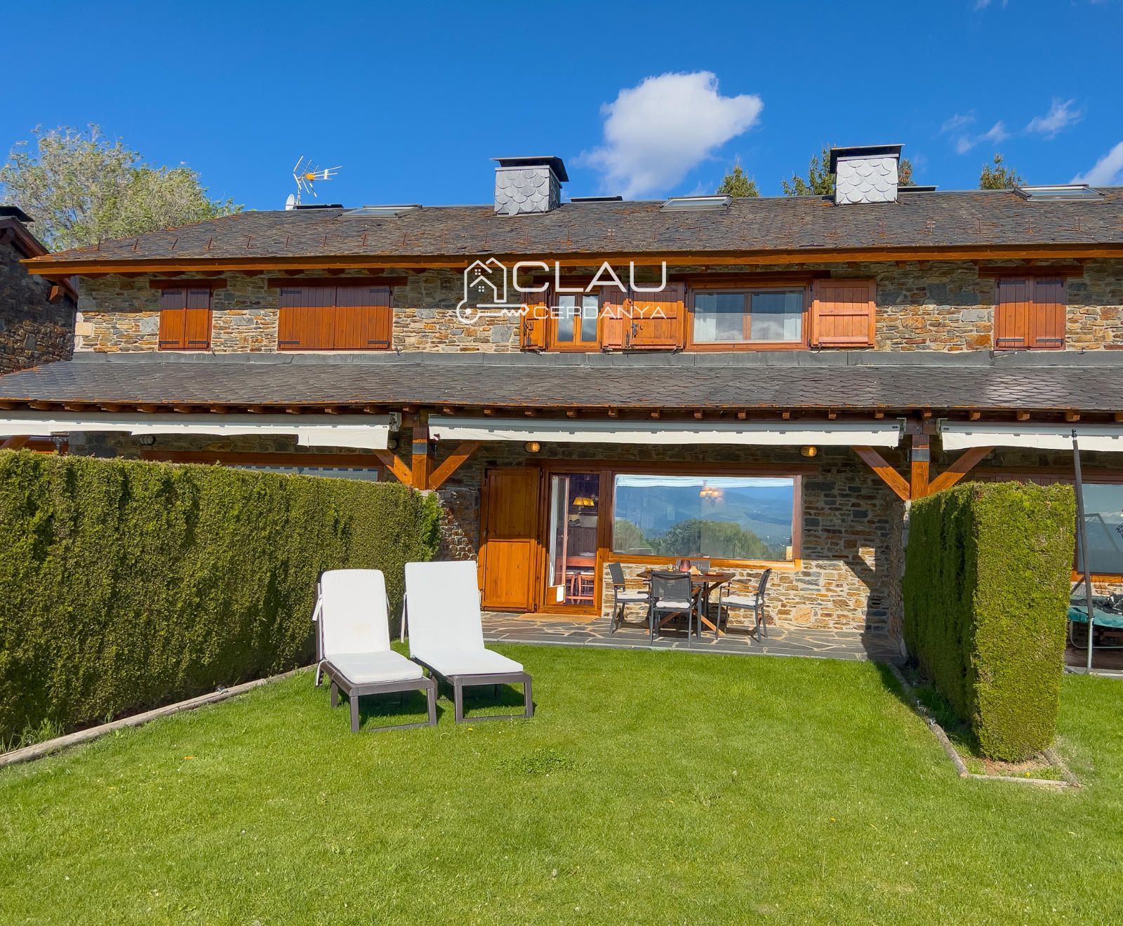 Exterior view of Single-family semi-detached to rent in Palau - de - Cerdagne  with Heating, Private garden and Parquet flooring