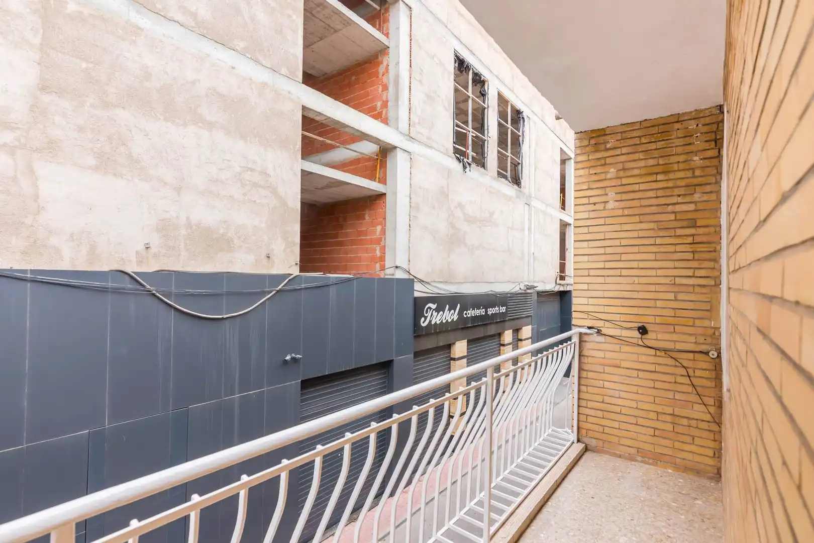 Außenansicht von Wohnung zum Verkauf in Murcia mit Terrasse, Balkon und Alarm