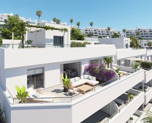 Vista exterior de Apartament en venda en Estepona amb Aire condicionat, Calefacció i Jardí privat