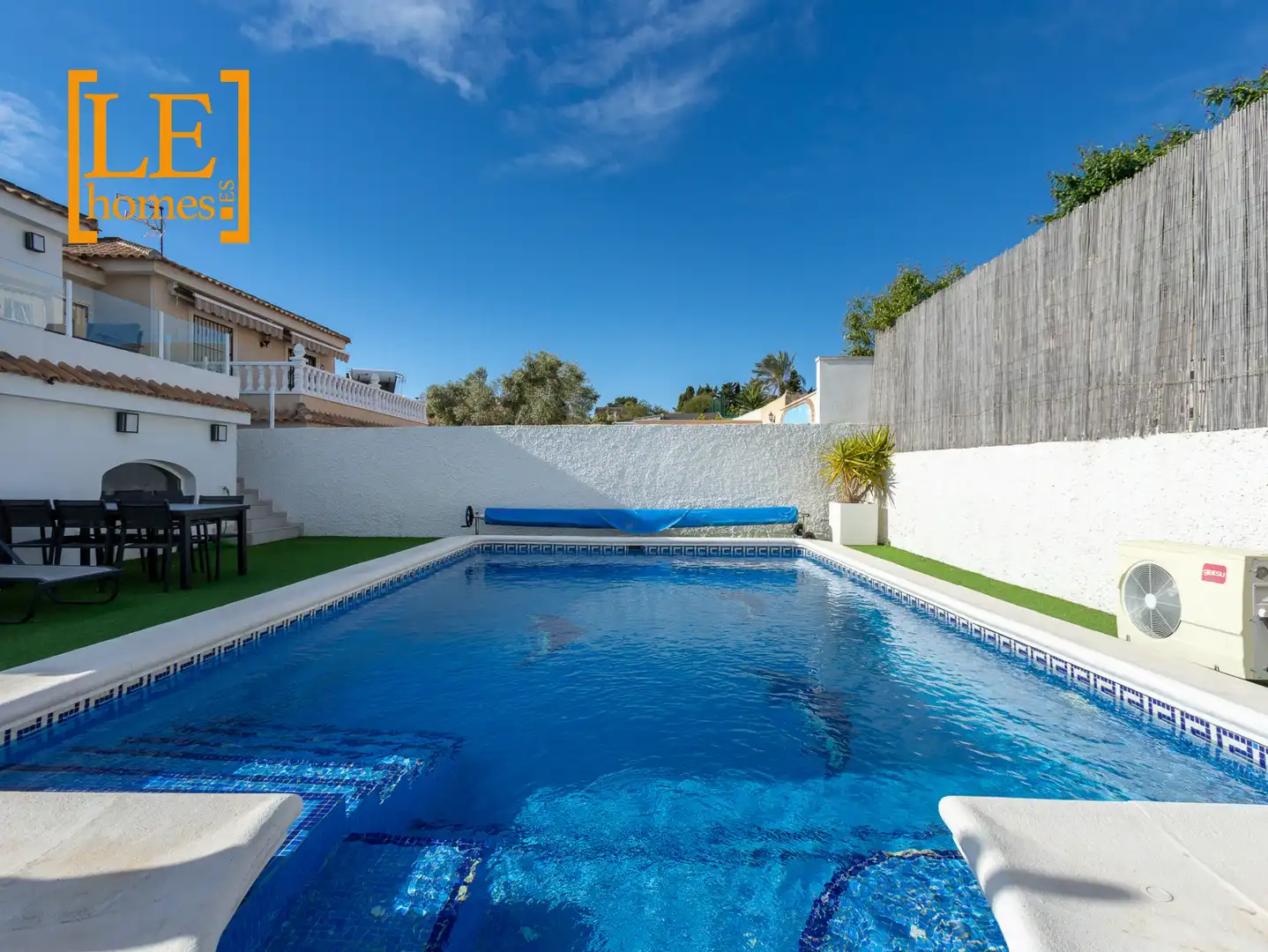 Piscina de Casa o chalet en venta en Torrevieja con Aire acondicionado, Calefacción y Jardín privado
