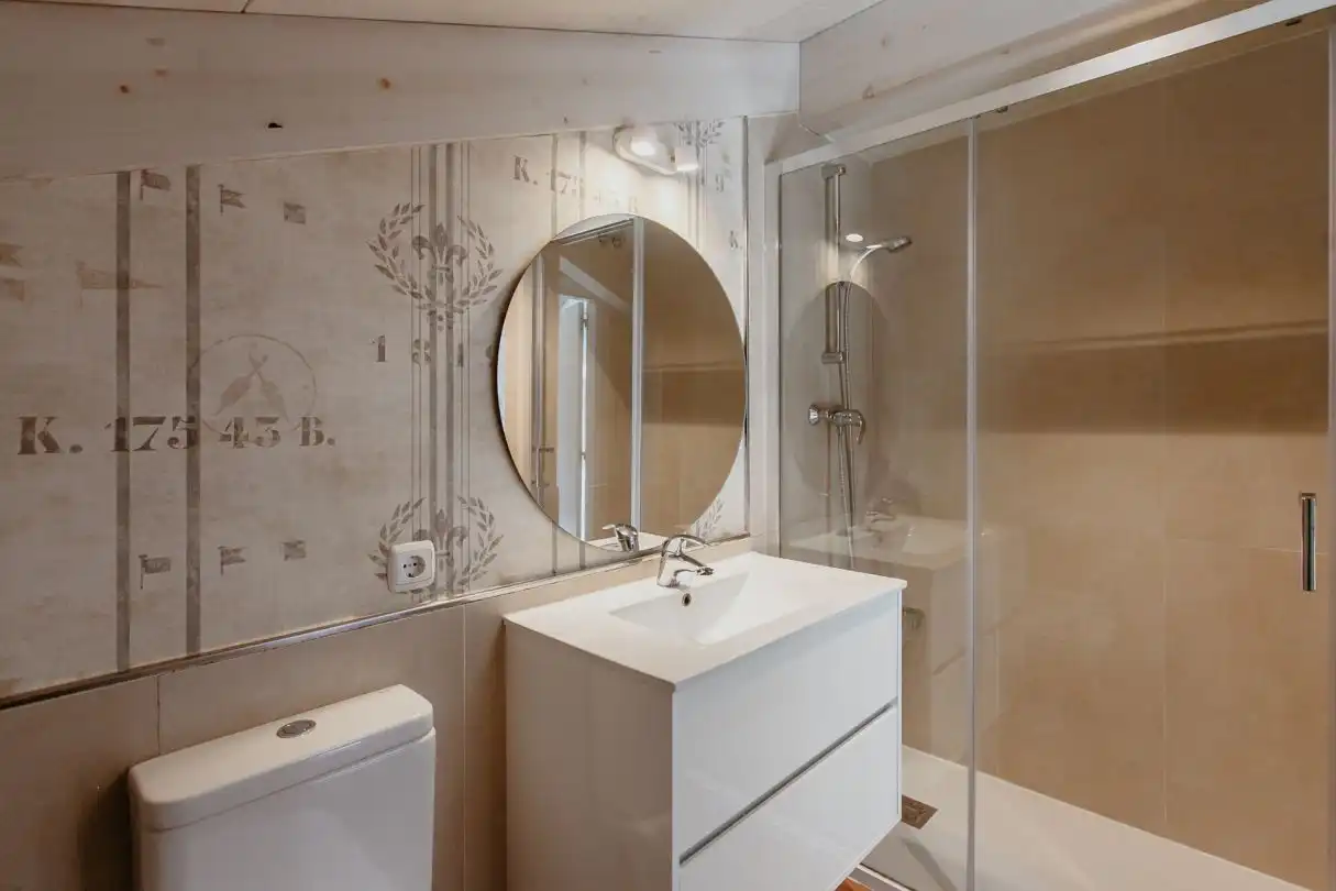 Badezimmer von Dachboden zur Miete in Huesca mit Klimaanlage, Heizung und Terrasse
