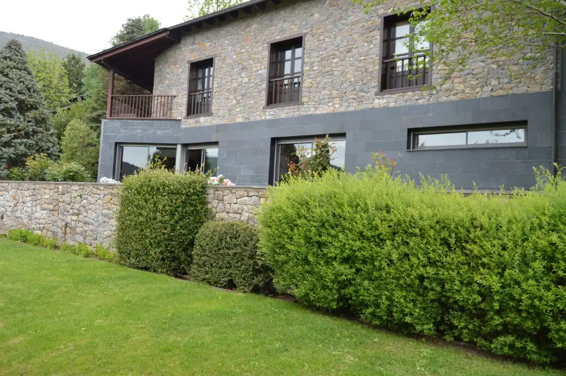 Vista exterior de Casa o chalet de alquiler en Prullans con Jardín privado, Parquet y Terraza