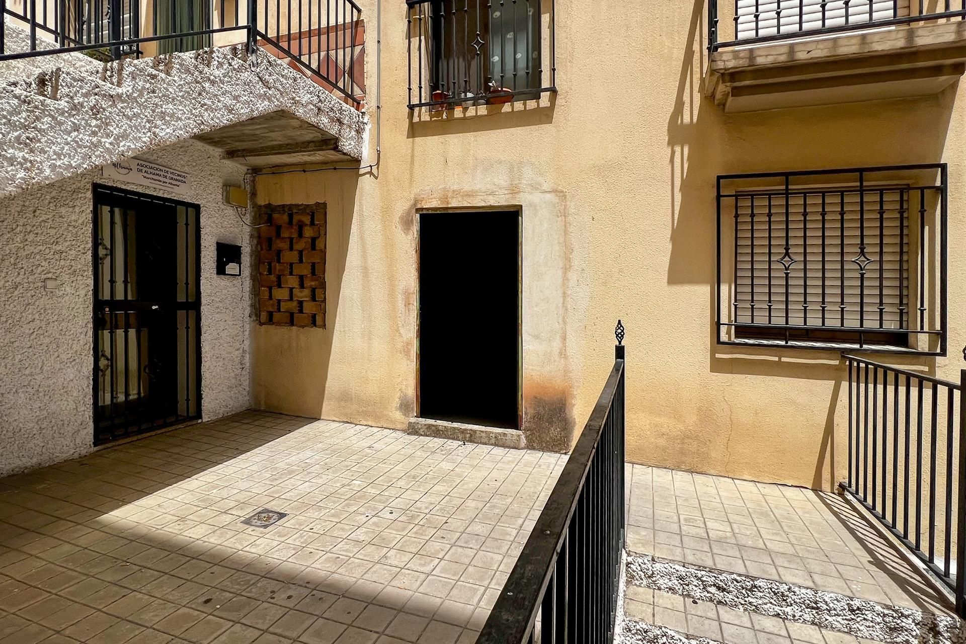 Vista exterior de Oficina en venda en Alhama de Granada