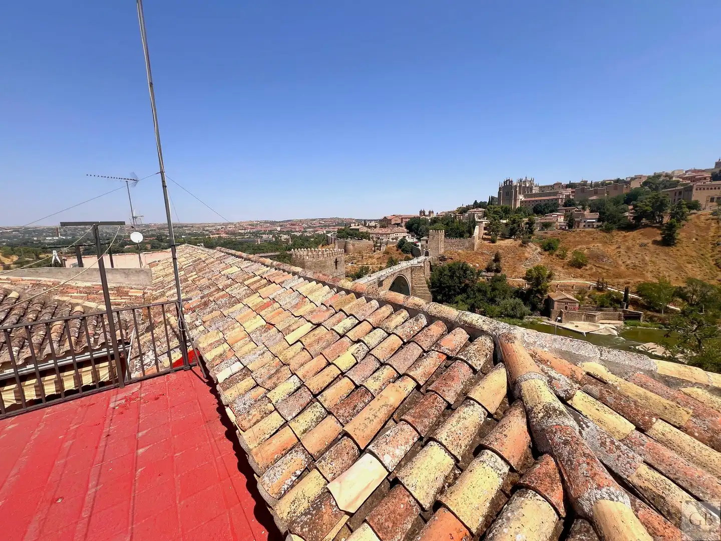 Vista exterior de Casa o xalet en venda en Toledo amb Calefacció, Jardí privat i Terrassa