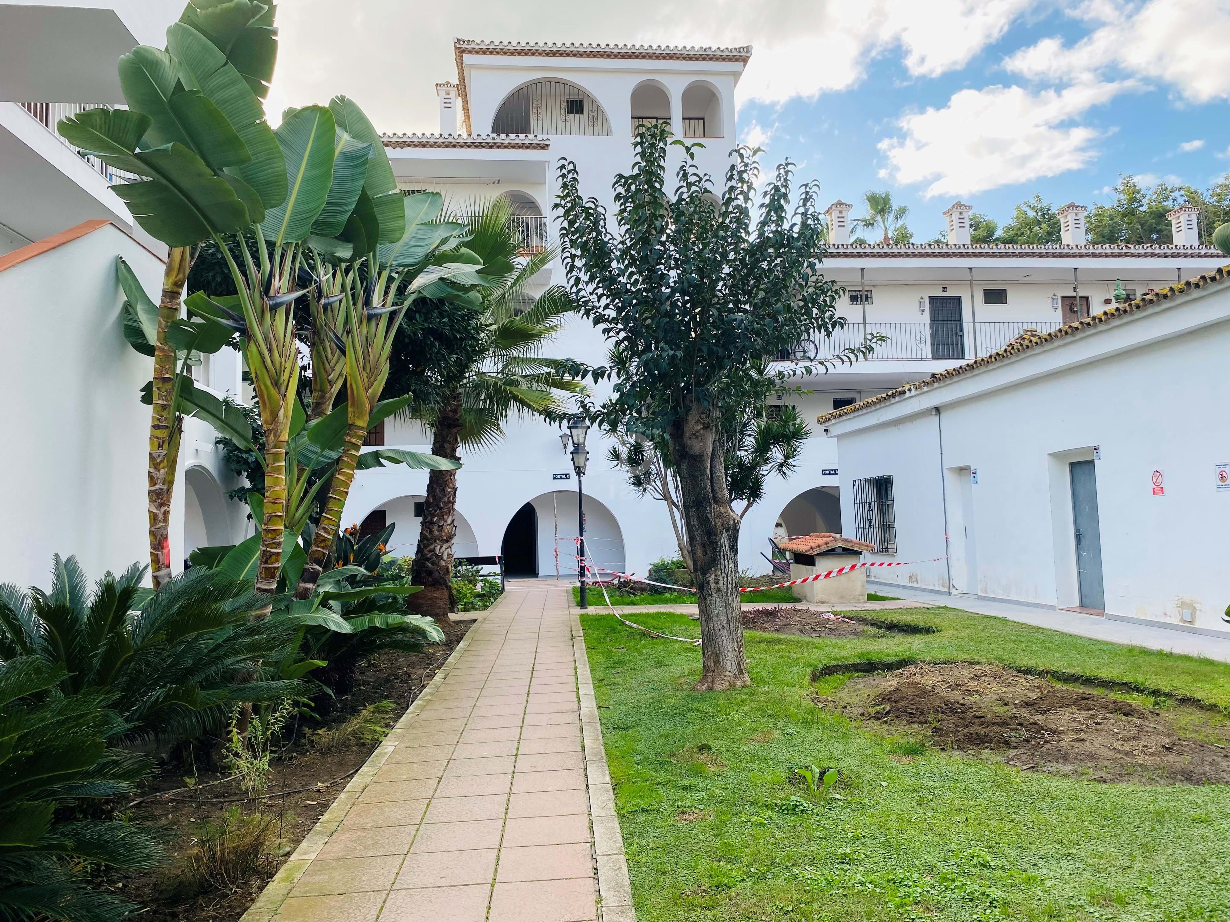 Exterior view of Flat for sale in Estepona  with Air Conditioner and Swimming Pool