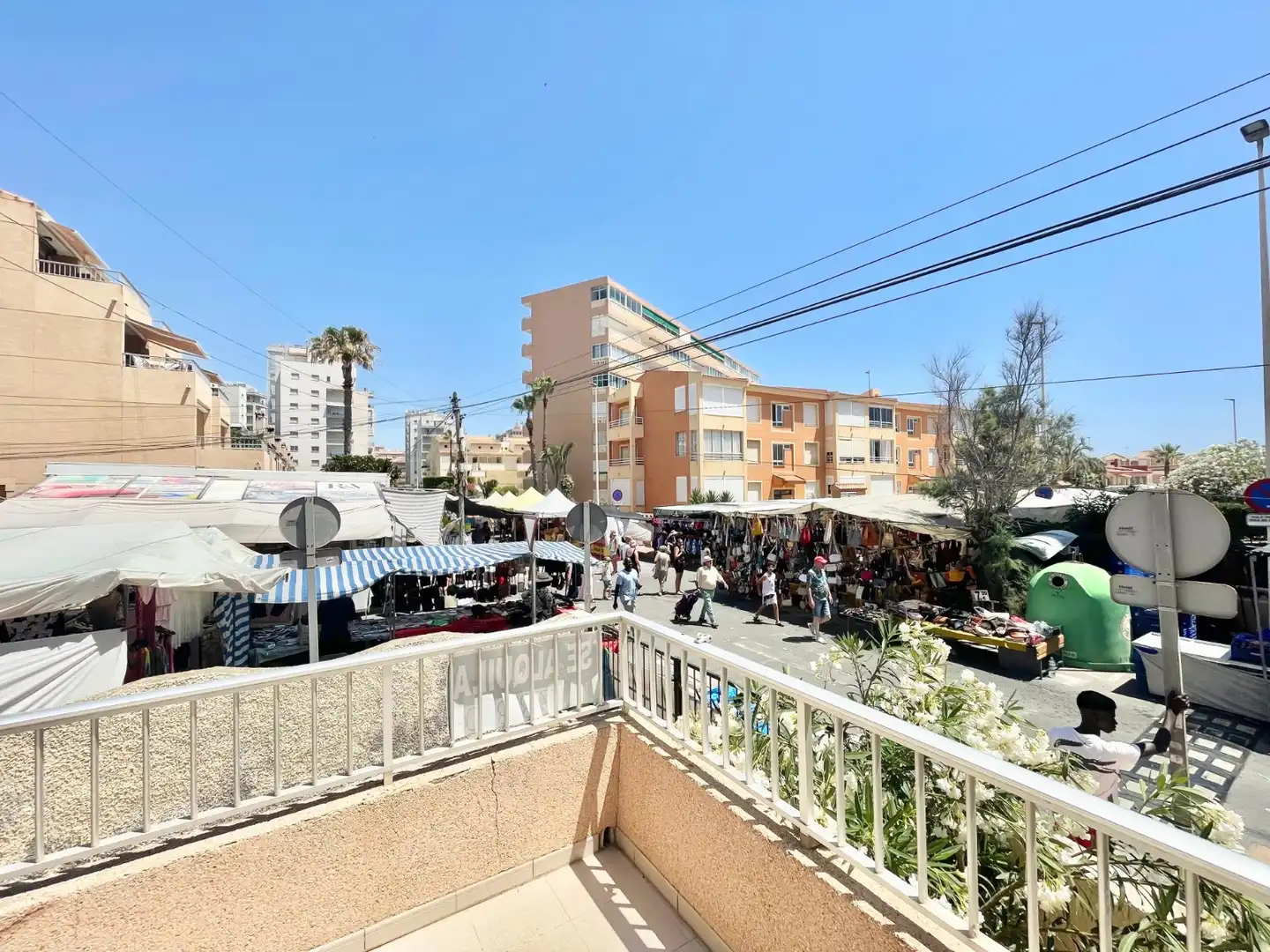 Außenansicht von Erdgeschoss zur Miete in Torrevieja mit Klimaanlage, Heizung und Terrasse