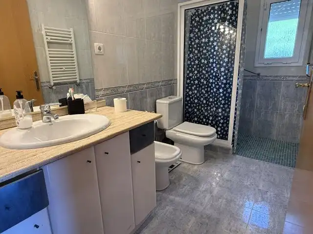 Baño de Casa o chalet en venta en Vilanova i la Geltrú con Calefacción y Terraza