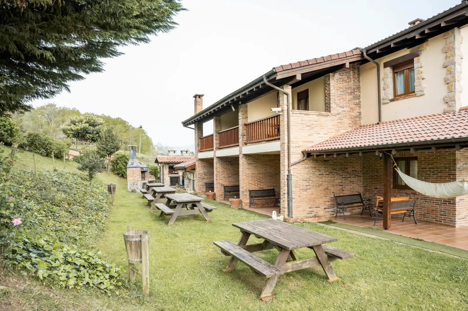 Buildings for sale in Lugar Parres, Parres