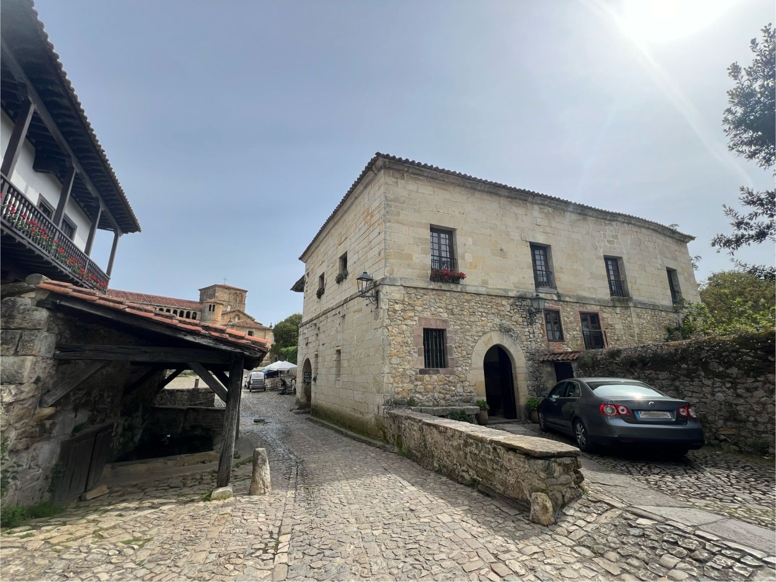 Außenansicht von Wohnung zum verkauf in Santillana del Mar mit Heizung, Privatgarten und Parkett