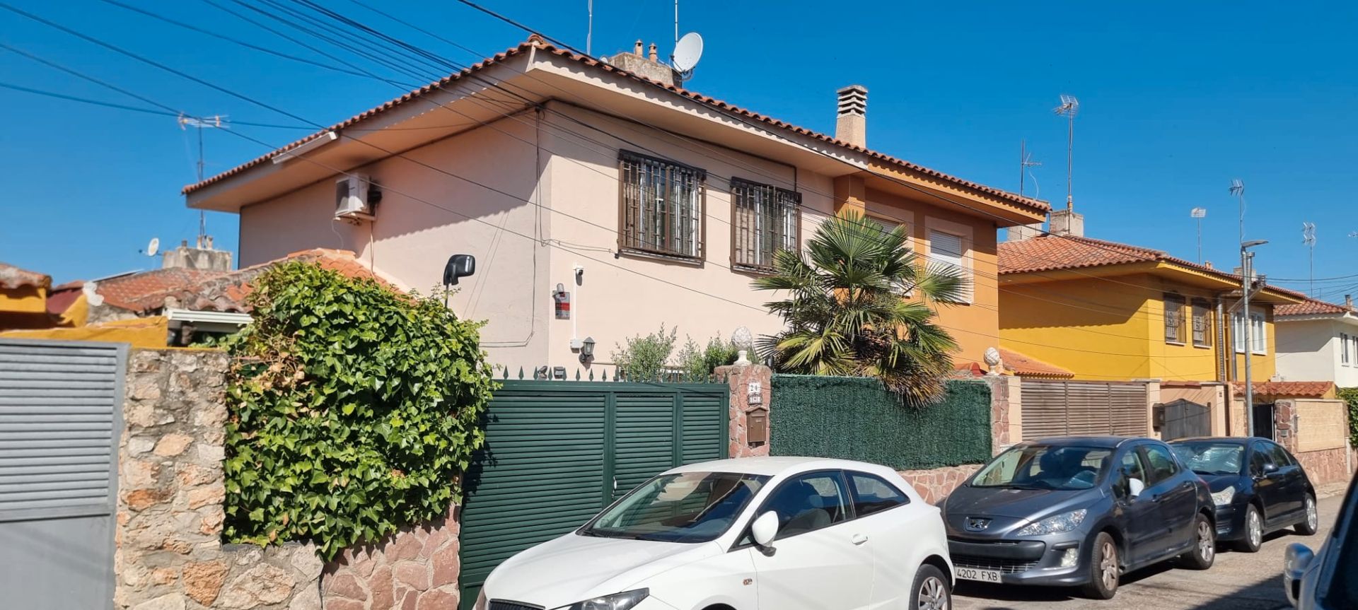 Vista exterior de Casa o chalet en venta en Ontígola con Aire acondicionado, Jardín privado y Parquet