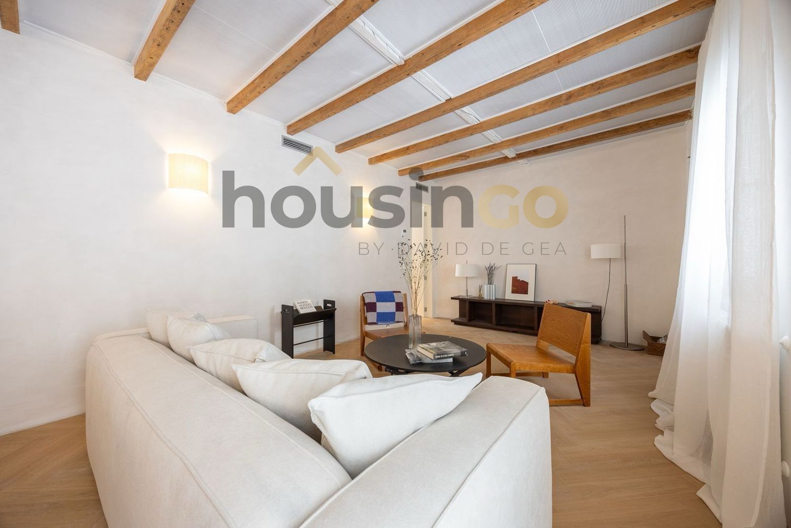 Living room of Flat for sale in  Madrid Capital  with Air Conditioner, Heating and Furnished