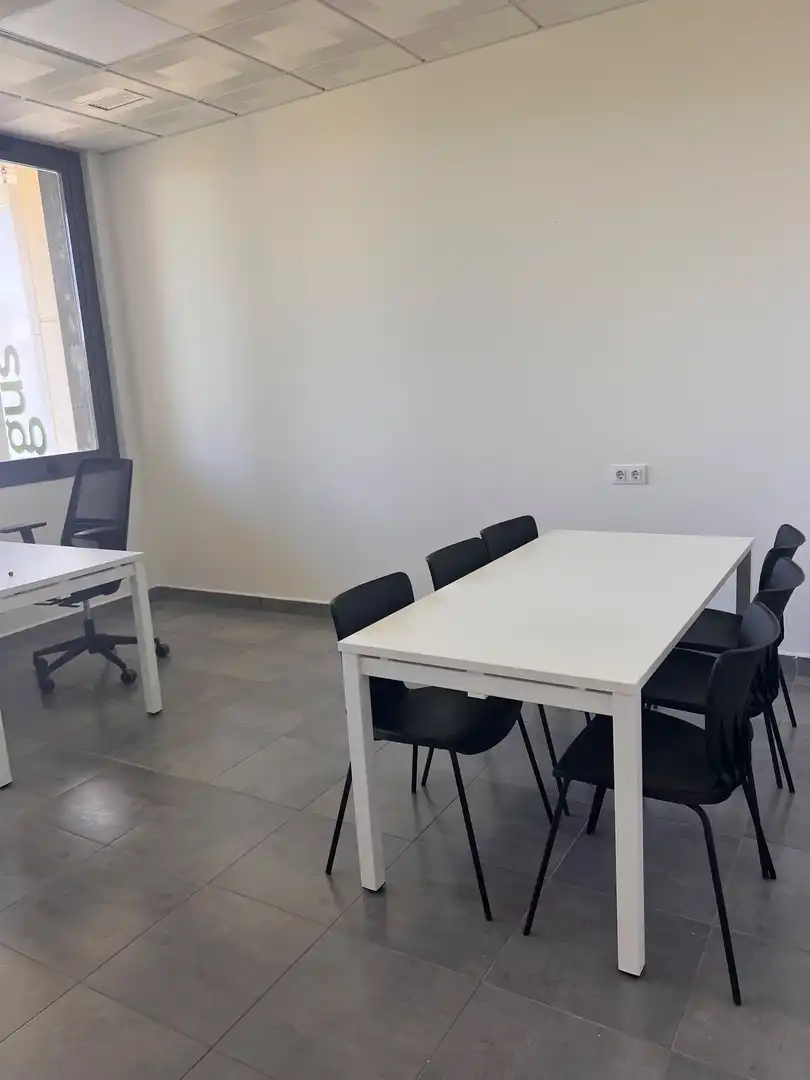 Büro zur Miete in Camas mit Klimaanlage, Heizung und Möbliert