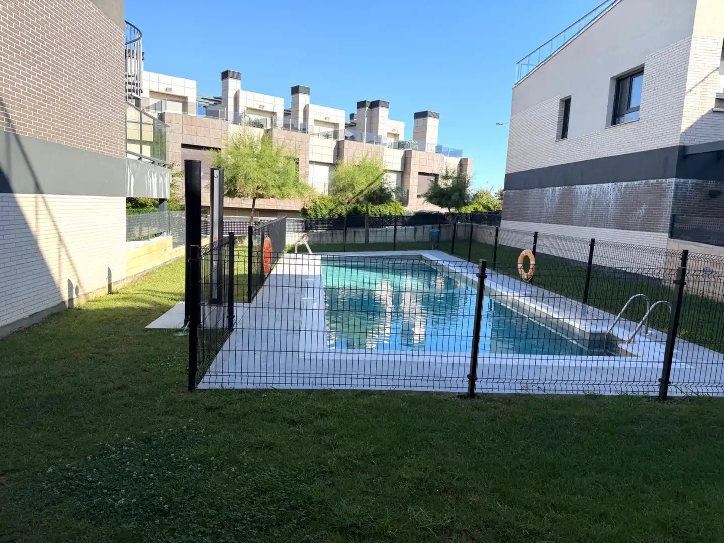 Piscina de Casa o chalet en venta en Castro-Urdiales con Calefacción, Jardín privado y Terraza